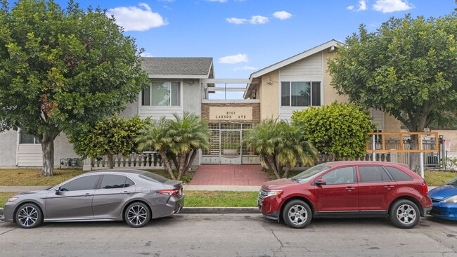 Photo - 8101 Larson Ave Apartamento Unidad 11
