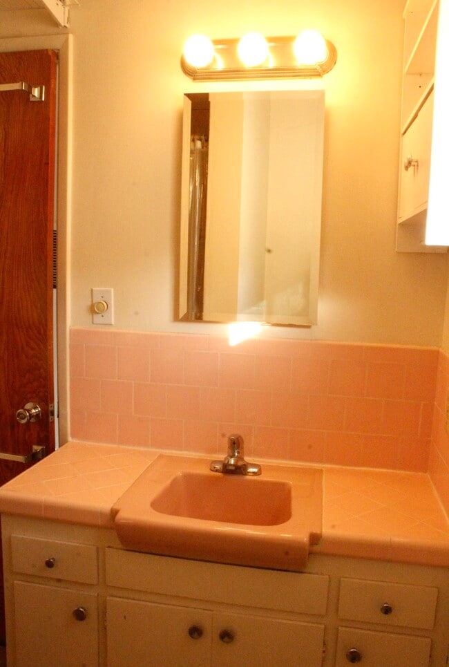 Photo - 4806 Nob Hill Dr Unit 4806 Nob HIll Drive