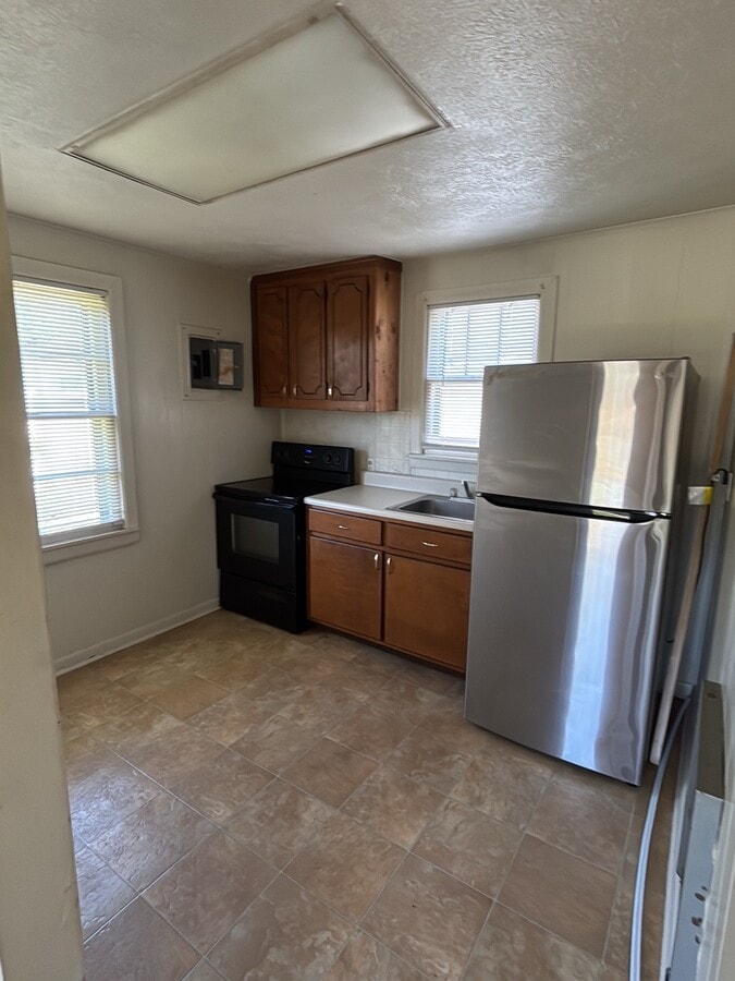 Photo - 1604 B E 9th St