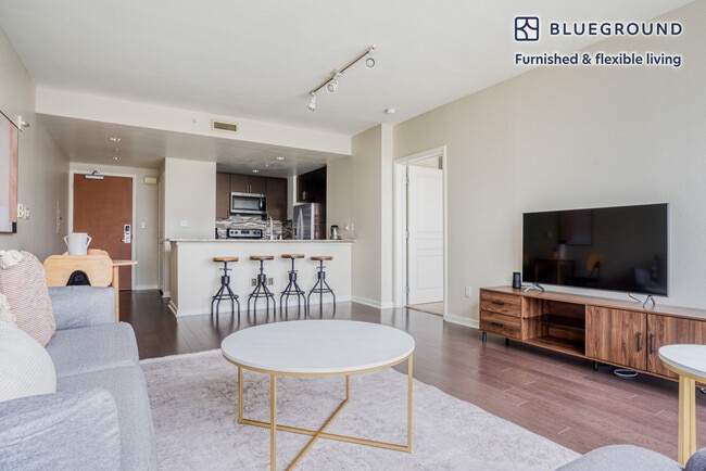 Photo - 388 Beale St Unit FL17-ID762