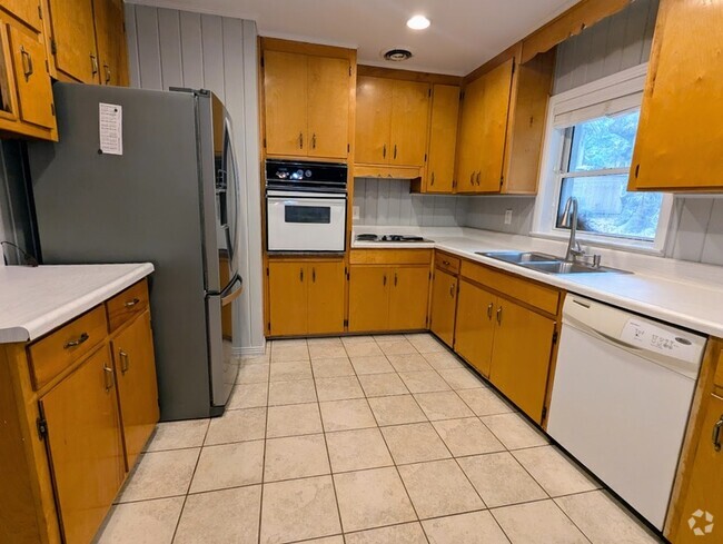 Building Photo - 1512 Sunset Ln Rental
