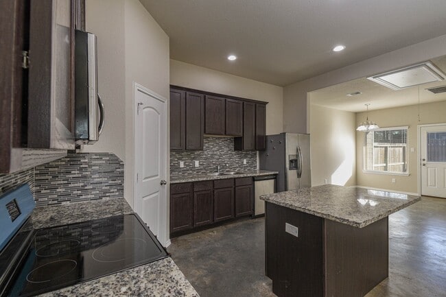 Photo - 15786 Cottonwood Dr