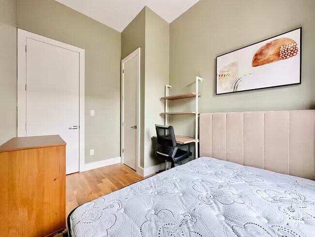 Photo - Furnished room/NOT APARTMENT Unit 2R