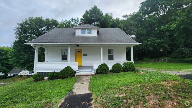 Building Photo - 63 Pleasant St Rental