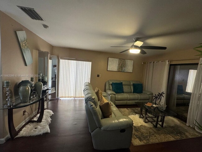 Photo - 4748 Satinwood Trail