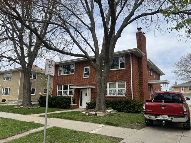 Photo - 917 High St Apartments Unit 2