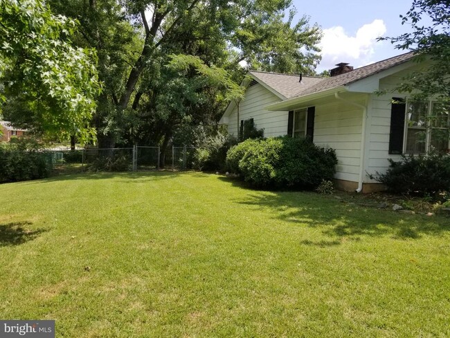Building Photo - 241 N Randolph Rd