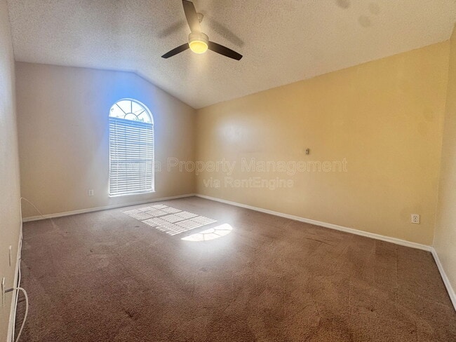 Photo - 116 Barrington Dr