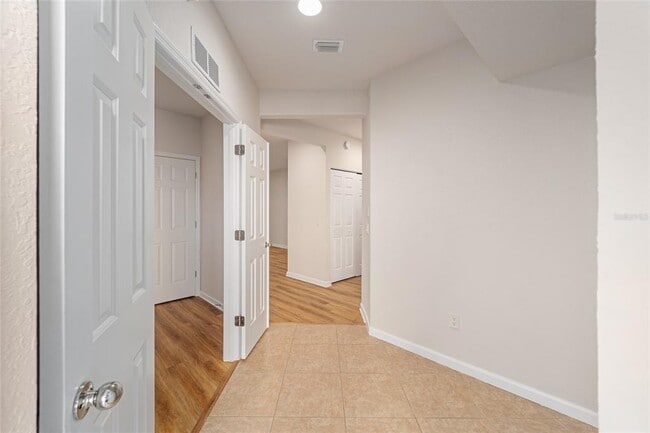 Photo - 4570 SW 52nd Cir Unidad 107