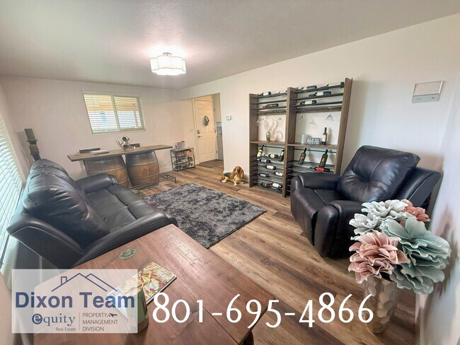 Photo - 1230 Douglas St