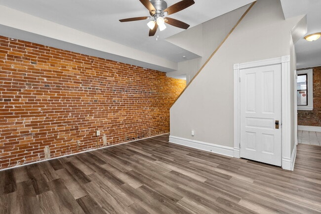 Building Photo - 1015 Ann Ave