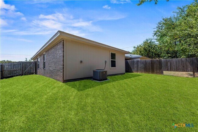 1415 Shoshoni Trail