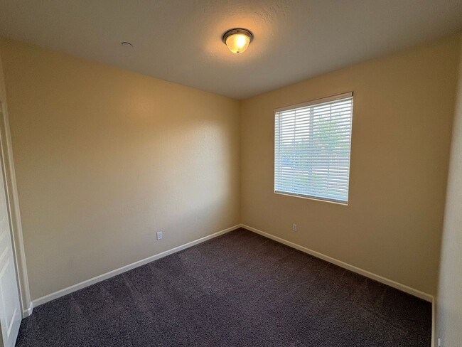 Photo - SE Visalia home Available Now!