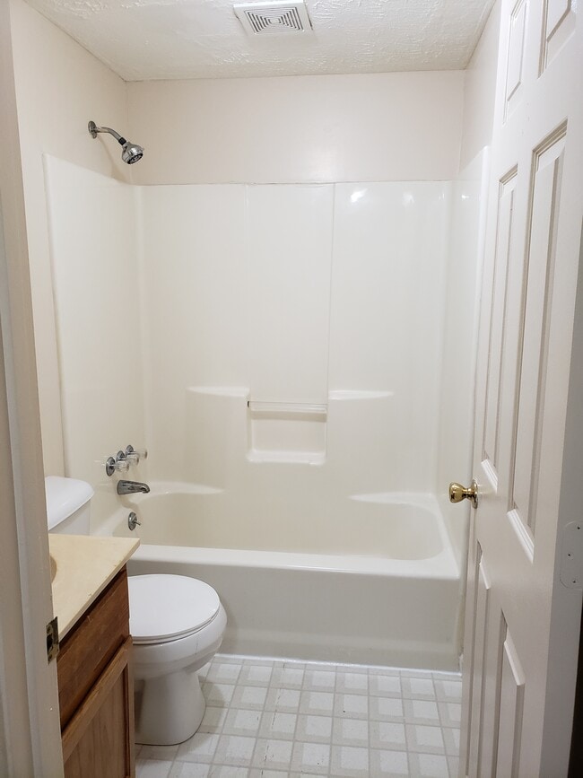 Photo - Hillcrest Apartments Unit 2