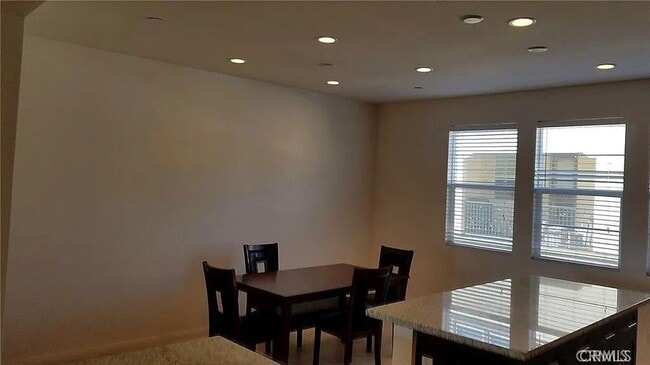 Photo - 908 N Acacia Ct