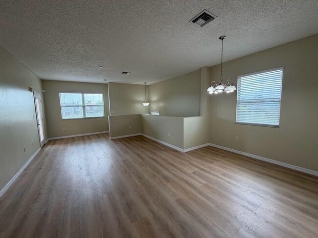 Photo - 2925 Crestwood Ter