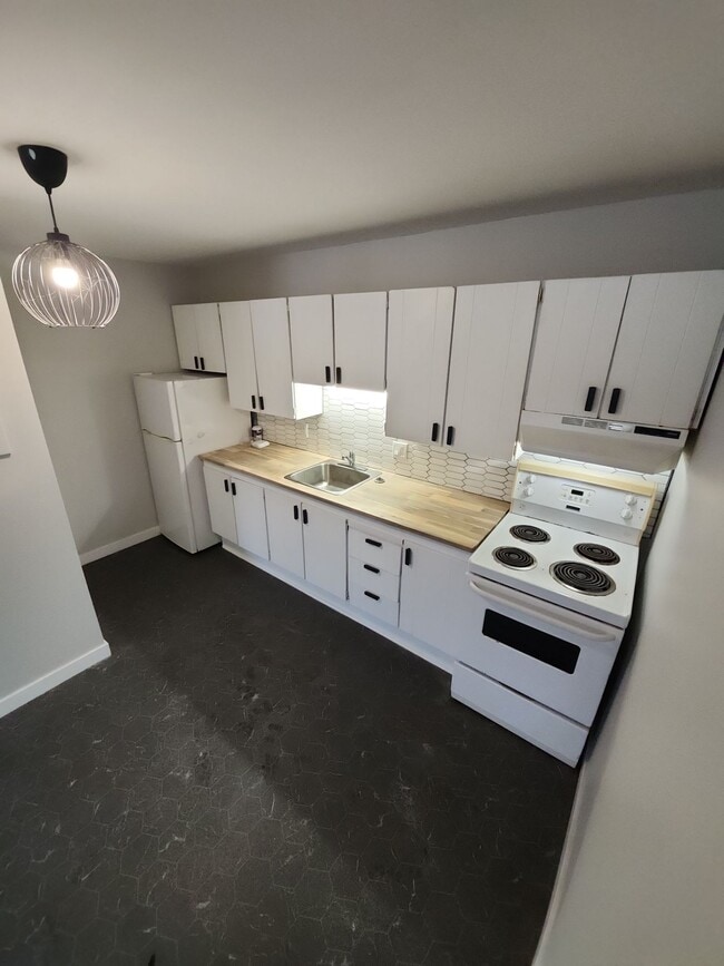 Building Photo - 30 Parkwood Dr Unit 1