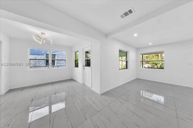 535 NW 23rd Ave