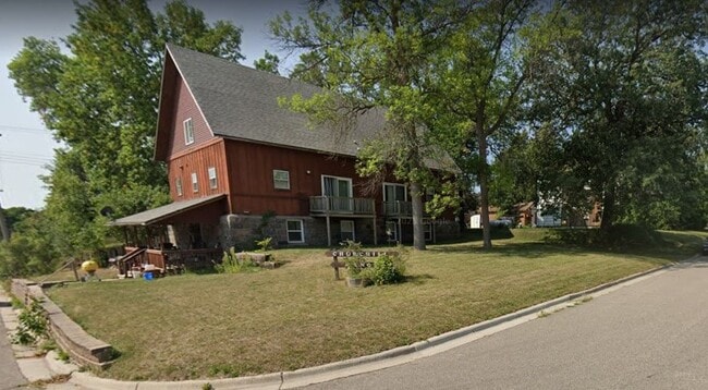 Building Photo - 119 2nd St Unit #3
