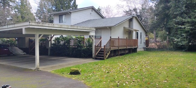 Building Photo - 295 Newport Way SW Unit A
