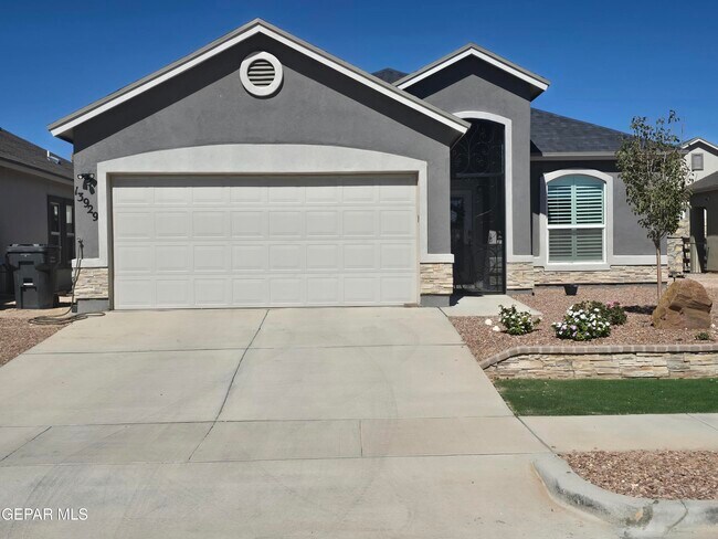 Photo - 13929 Garforth Ave