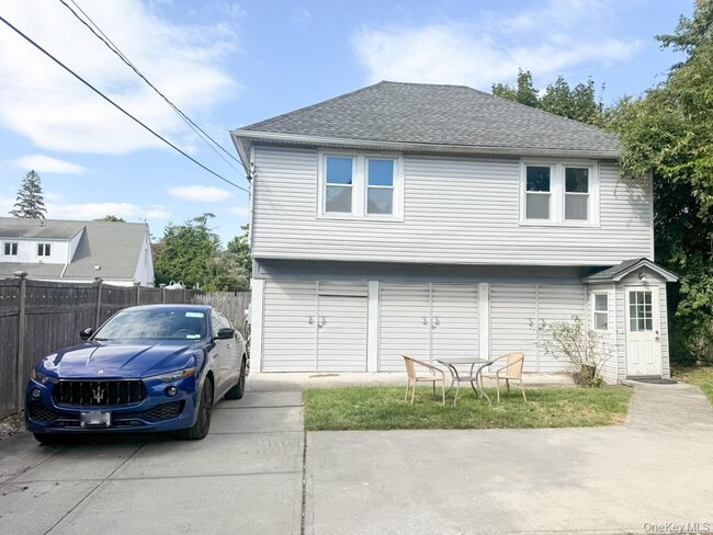 Building Photo - 122 Combs Ave Rental