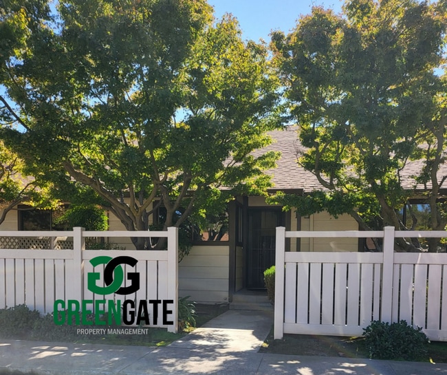 Building Photo - 700 W Roseburg Ave Unit 700 W Roseburg Ave #F Rental