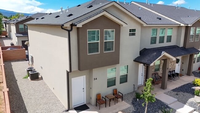 Photo - End Unit! 3 Bedroom House for Rent