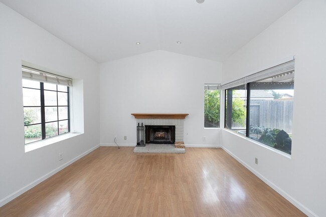 Photo - Spacious 3 Bedroom 2.5 Bath | East Ventura | Unfurnished