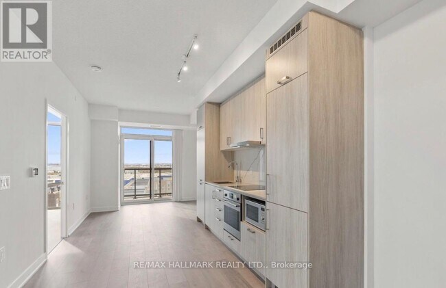 Photo - 60 Honeycrisp Cres Unit 820