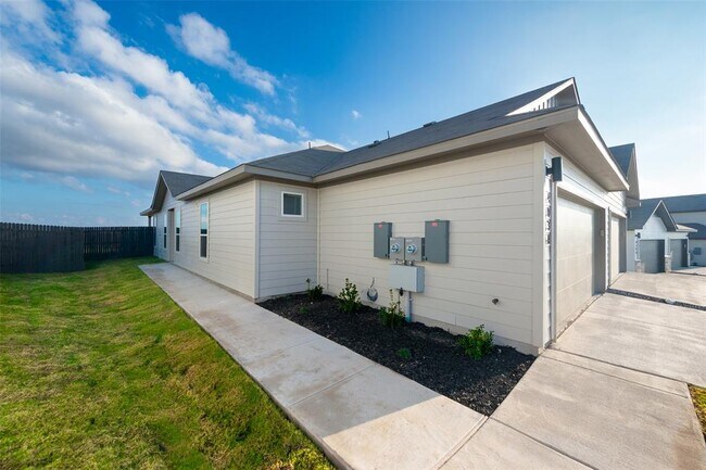 Photo - 403 Cross Barn Blvd