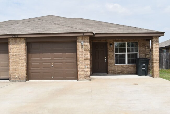 Building Photo - 2603 Cody Poe Rd Unit A-STILL OCCUPIED BY RESIDENT