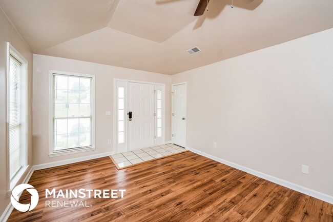 Photo - 513 Walker Rd