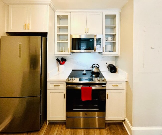 Photo - 105 W Oglethorpe Ave