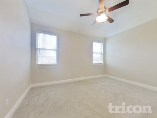 Photo - 11201 Klondike Ln