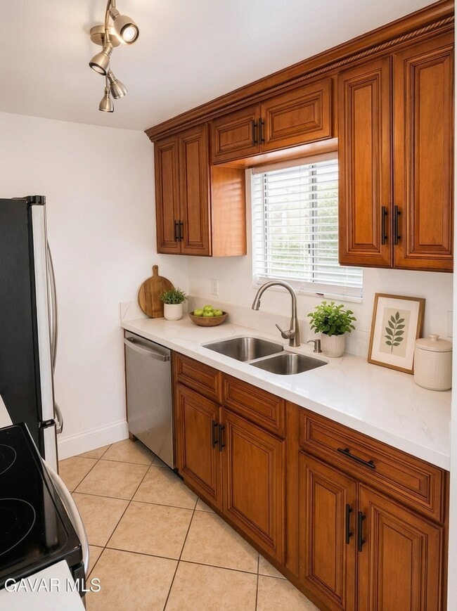 Kitchen ( Brand New Dishwasher) - 2507 E 15th St Unit 104