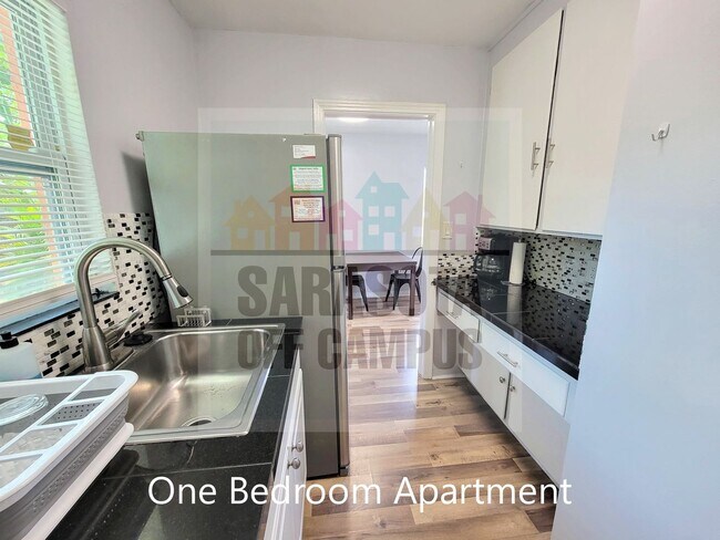 946 40th St Unit 946 Unit B Full Home