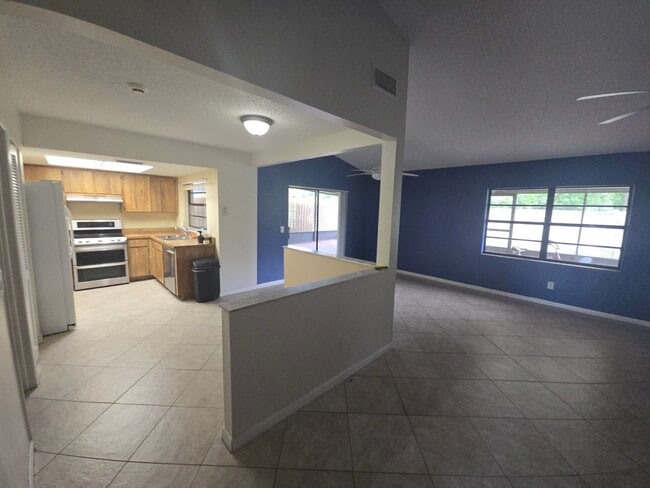 Photo - Solar Energy 3/2 Home in Riverview, FL.