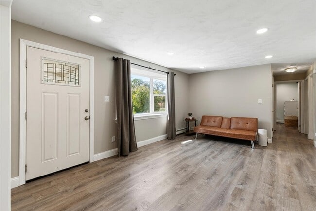 Photo - 18 Brookfield Dr