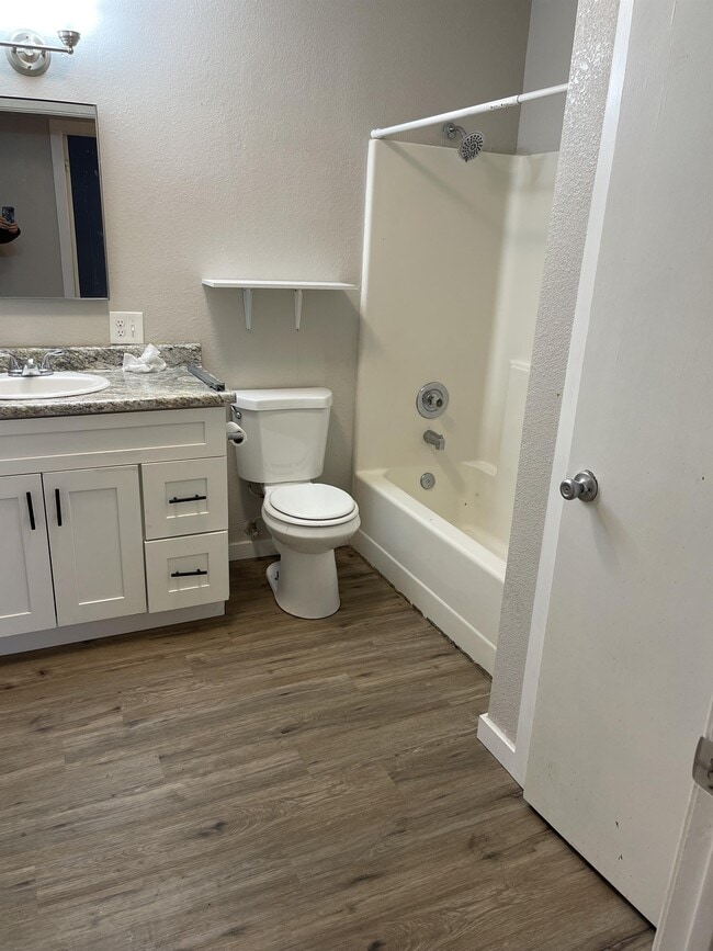 Photo - 537 W Juniper Dr