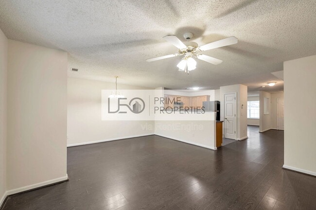 Photo - 950 Parkway Rd