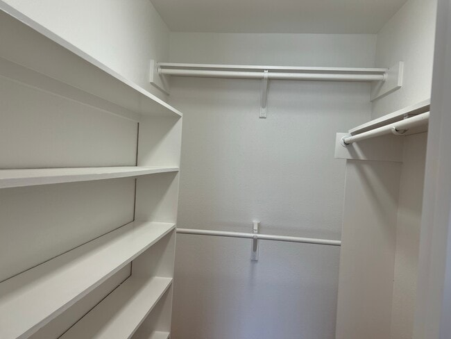 Building Photo - 845 Augusta Dr Unit 28