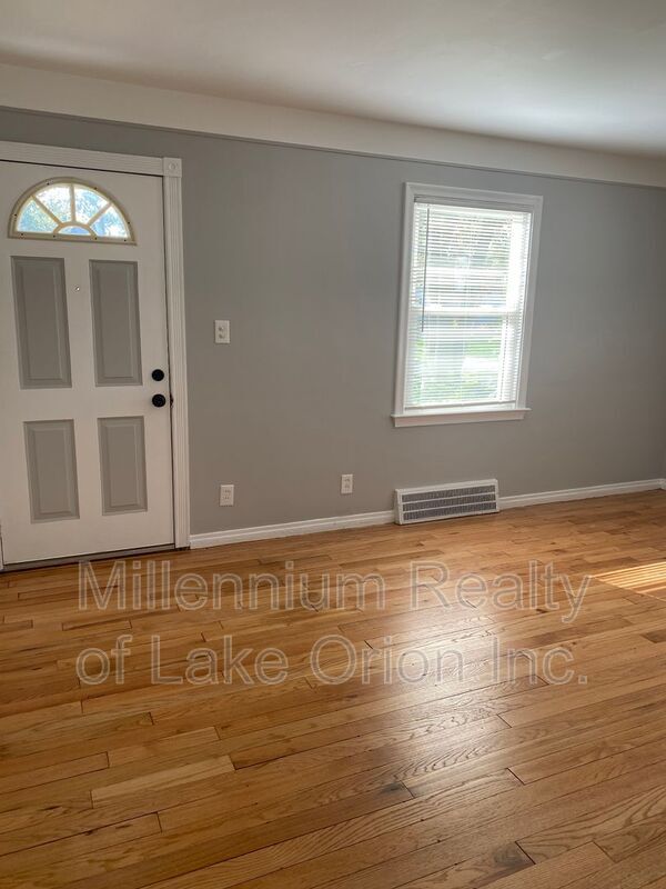 Photo - 2181 Coy St