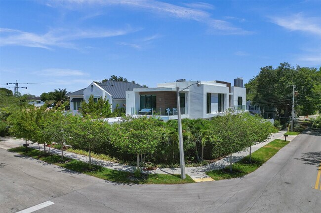 Photo - 1111 SE 9th Ave