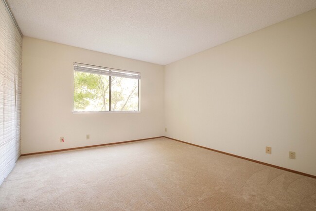 Photo - 2 bedroom 2 bath Condo in great neighborhood $3650