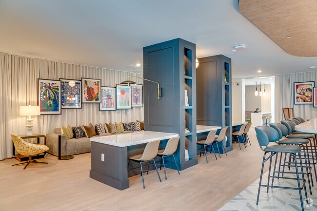 Club Room with Chef ’s Kitchen & Bar Area