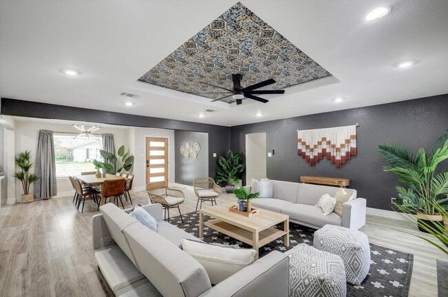 Photo - 334 Lisa Ln Unidad ID1019597P