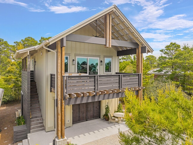 Building Photo - 45 Pine Knoll