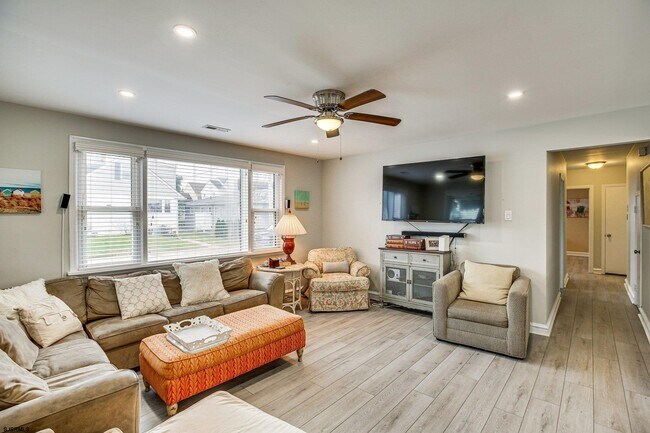 Photo - 200 N Essex Ave