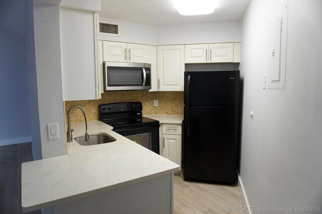 Photo - 213 Lake Pointe Dr Unit 211